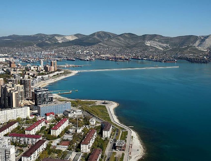 до пляжа «Алексино» и «Мысхако»